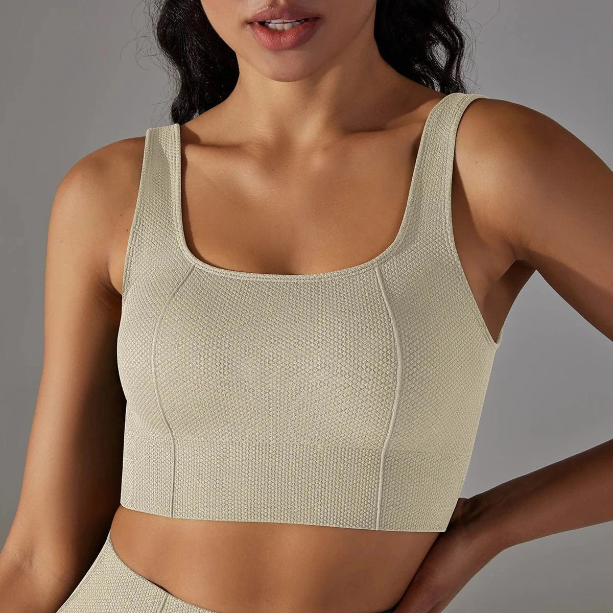 Light Grey / M Victorious Phantom Stretch Sports Bra